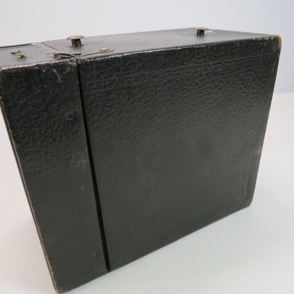 Kodak No. 2A Brownie, Model B Camera w wear, handle missing - Picture 4 of 10